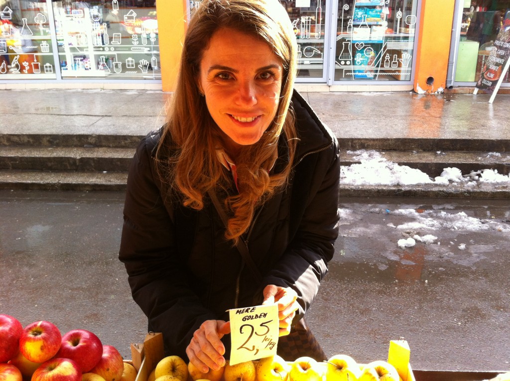 E cu adevart scump sa mananci fructe? Februarie 2016, Piata Domenii, Bucuresti